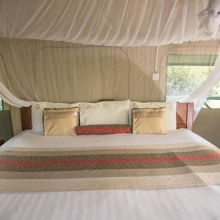 Twiga Safari Lodge Paraa Екстериор снимка