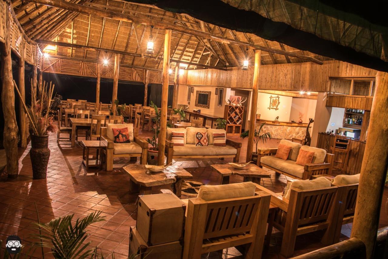 Twiga Safari Lodge Paraa Екстериор снимка